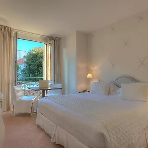 https://renoir-cannes.fr-provencehotel.com